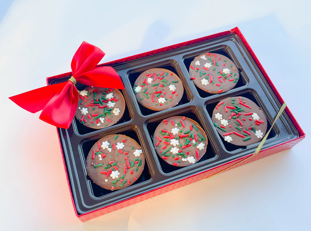 Milk Chocolate Covered Holiday Oreos (6)